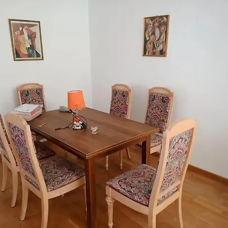 아파트 Renovated Townhouse Close To Center *