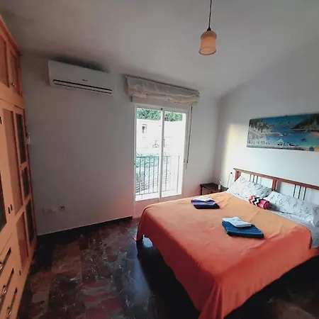 Renovated Townhouse Close To Center *