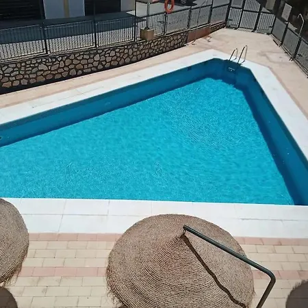 Renovated Townhouse Close To Center 아파트